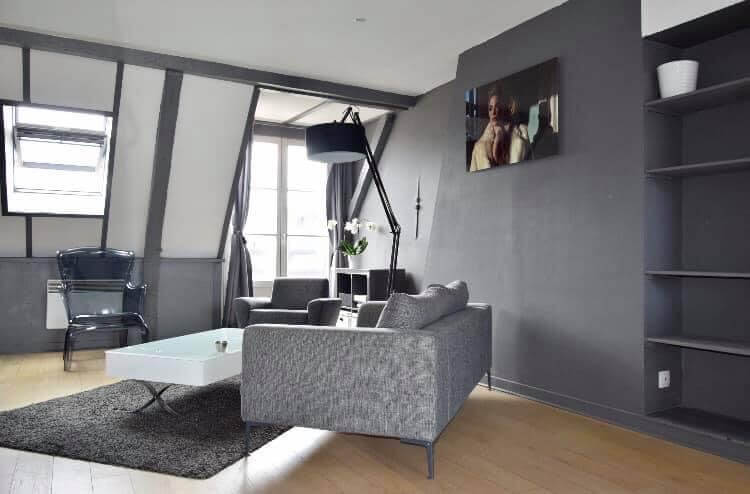 Image d'un salon d'un Appartement à vendre Vieux Lille par agence immobilière Lille