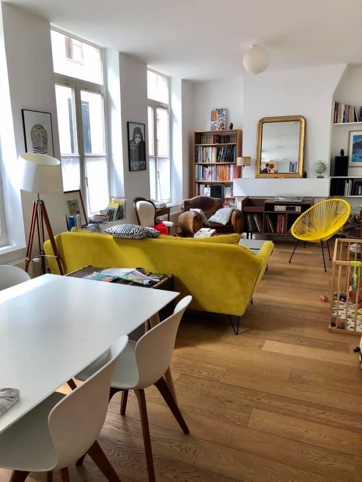 Image représentant le salon d'un appartement à vendre dans le vieux lille